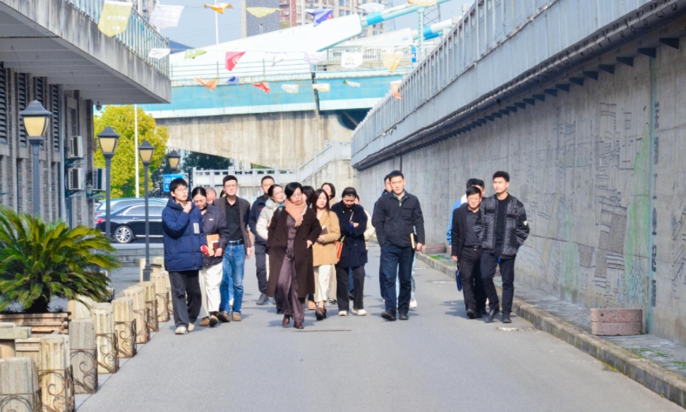 “走進(jìn)園區(qū)，共享未來”鏡湖區(qū)高層次人才服務(wù)企業(yè)雙向促進(jìn)對(duì)接交流活動(dòng)在園舉辦